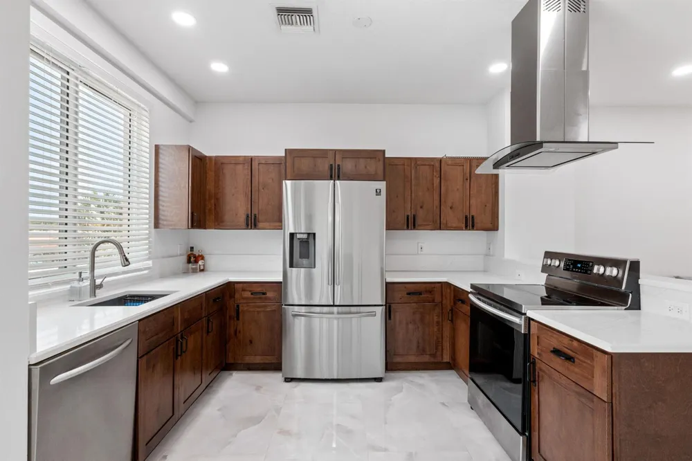 836 SE 20TH AVENUE SE Deerfield Beach, FL 33441