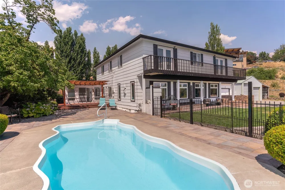 175 Green Avenue Manson, WA 98831