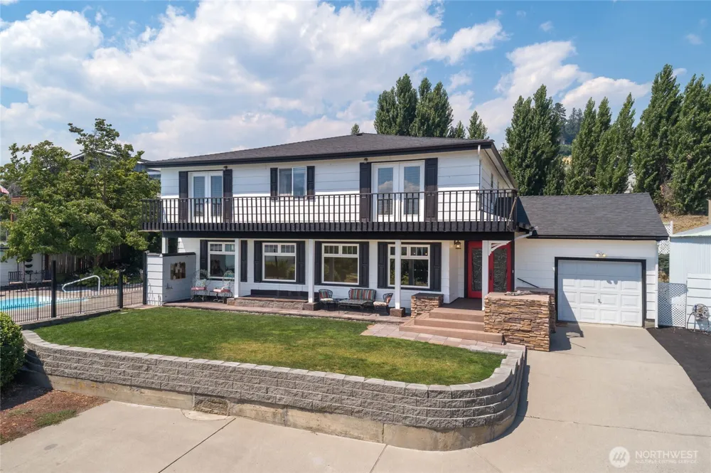 175 Green Avenue Manson, WA 98831