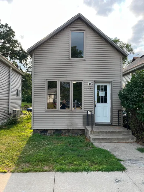 607 3rd Street NE
