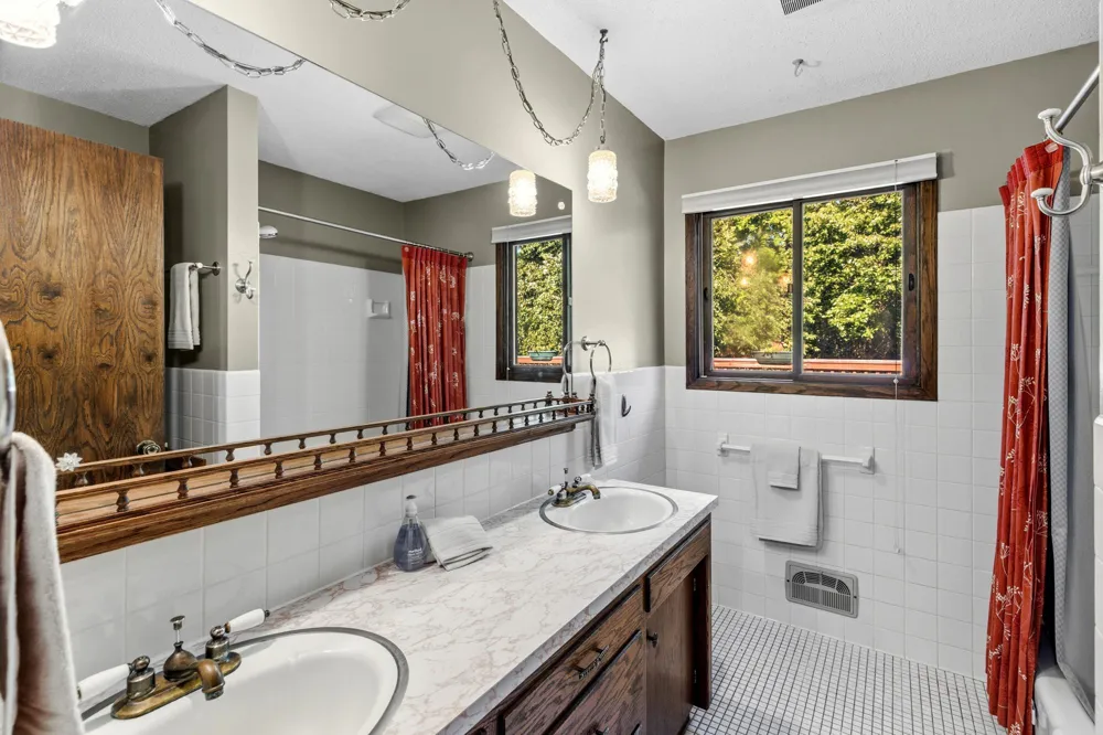 8135 Long Lake Road Mounds View, MN 55112