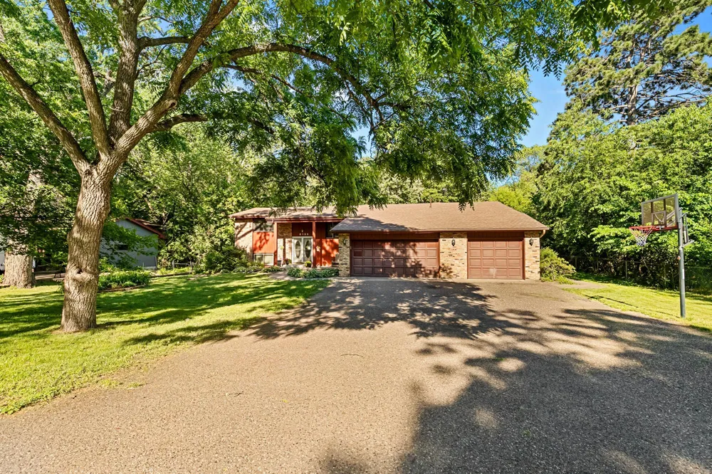 8135 Long Lake Road Mounds View, MN 55112