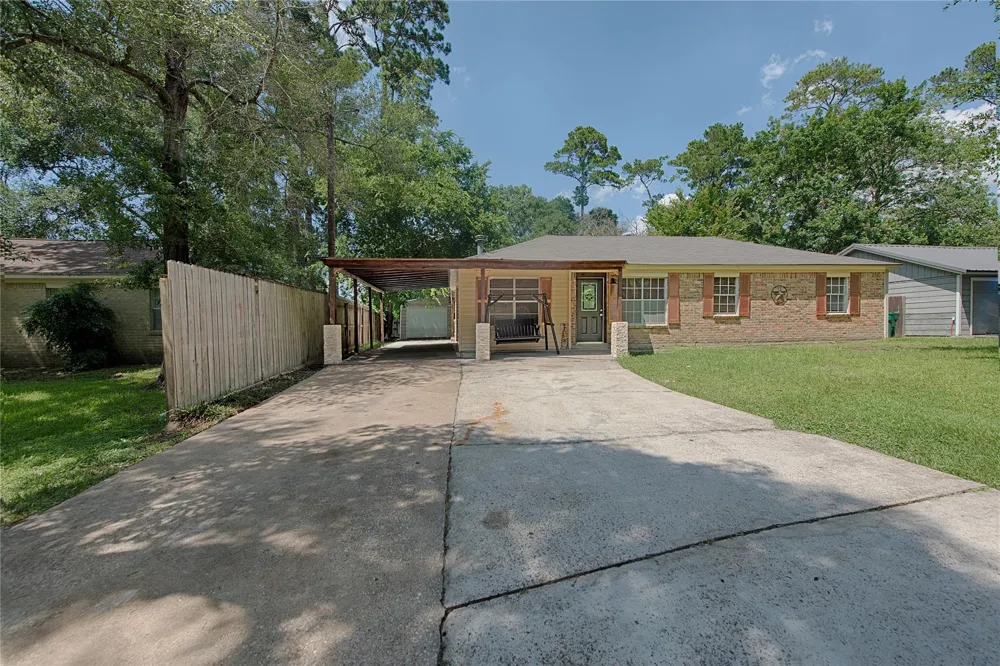 303 Spring Stream Bend Montgomery, TX 77316