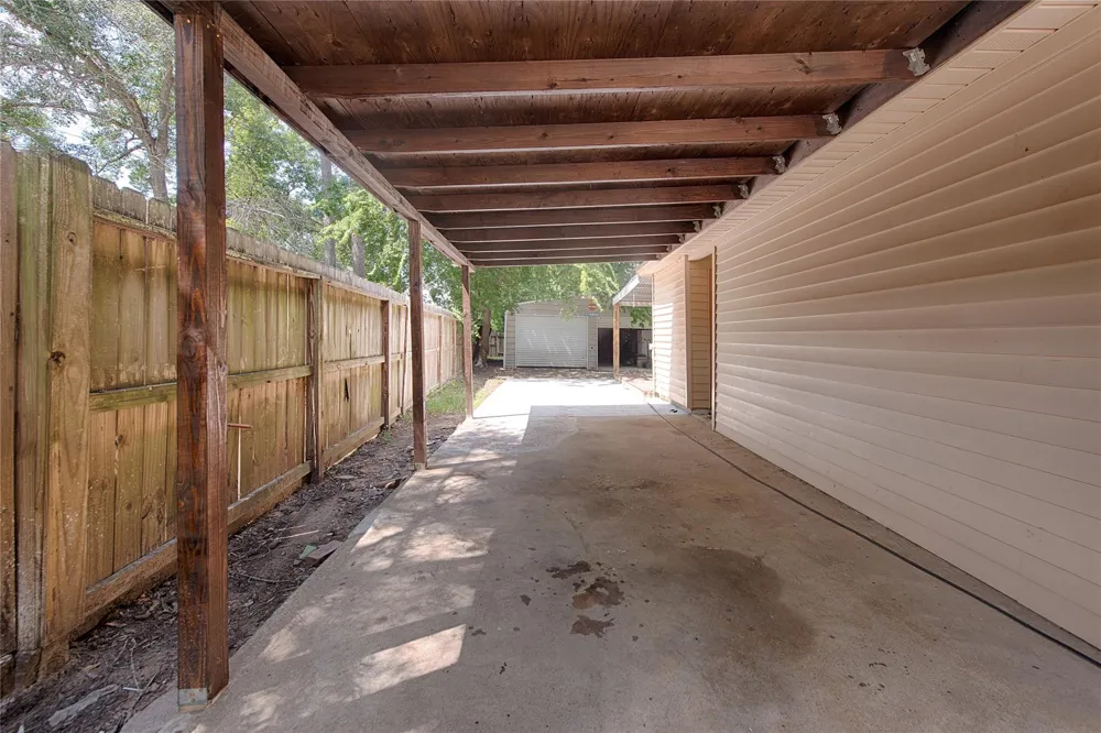 303 Spring Stream Bend Montgomery, TX 77316