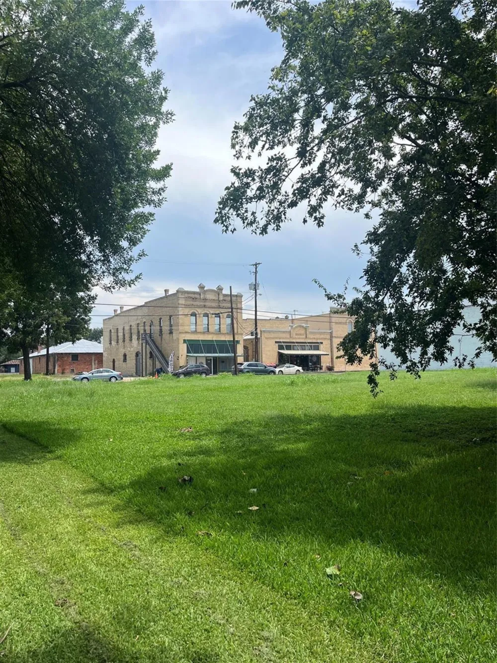 109 W Main Street Eagle Lake, TX 77434