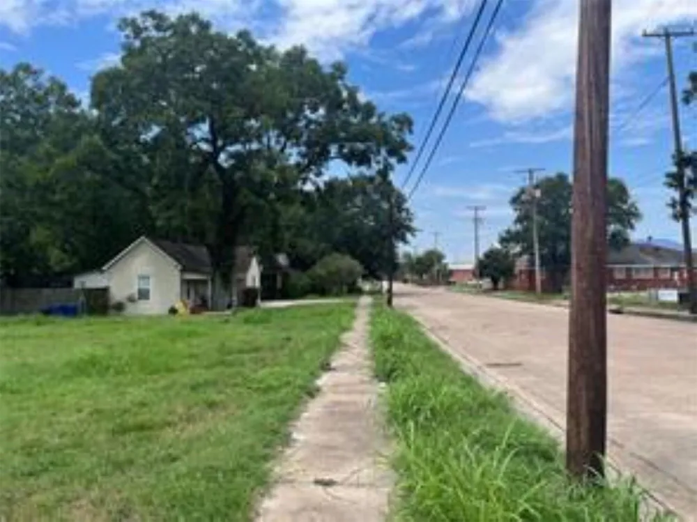 109 W Main Street Eagle Lake, TX 77434