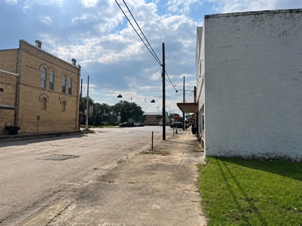 109 W Main Street Eagle Lake, TX 77434