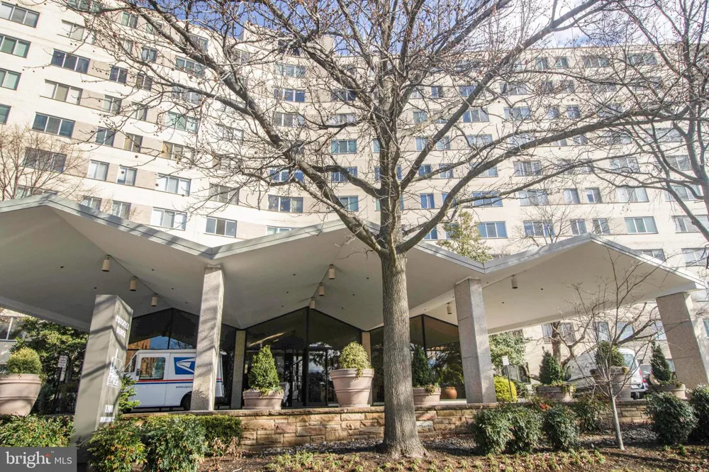 1200 NASH STREET #211 Arlington, VA 22209