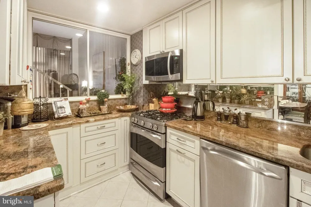1200 NASH STREET #211 Arlington, VA 22209