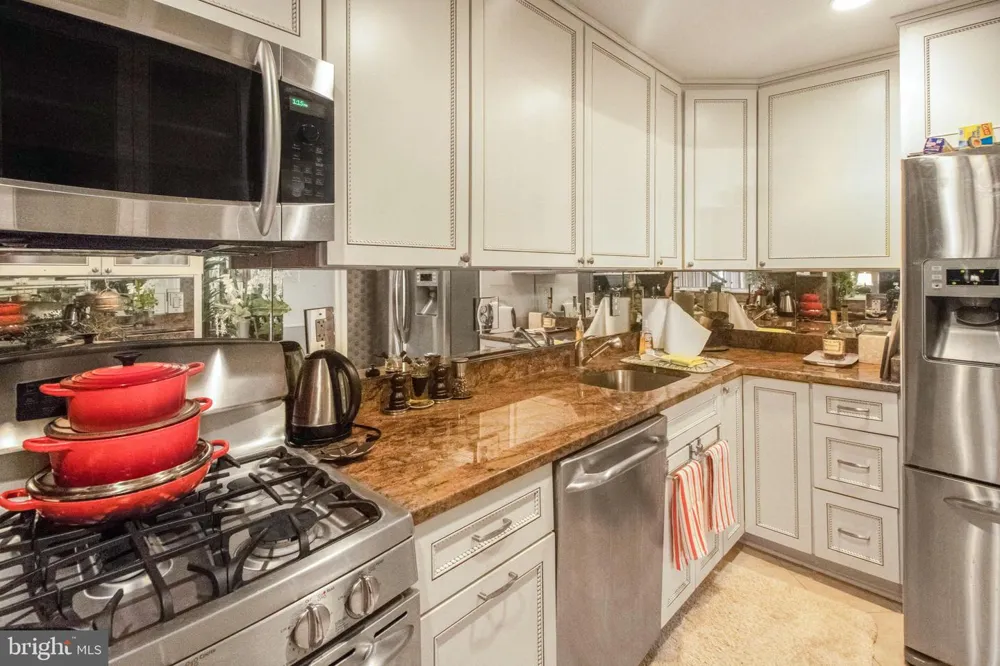 1200 NASH STREET #211 Arlington, VA 22209