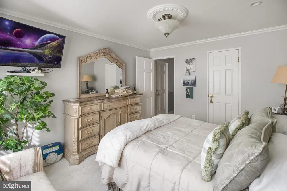 1200 NASH STREET #211 Arlington, VA 22209