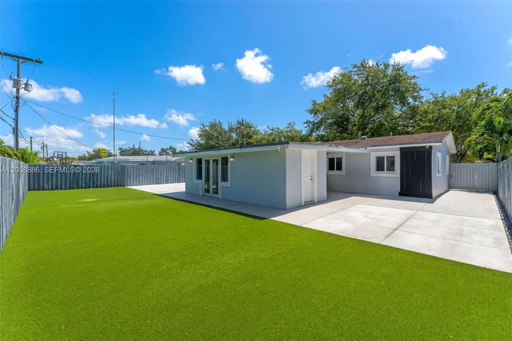 1310 SW 92nd Ave Miami, FL 33174