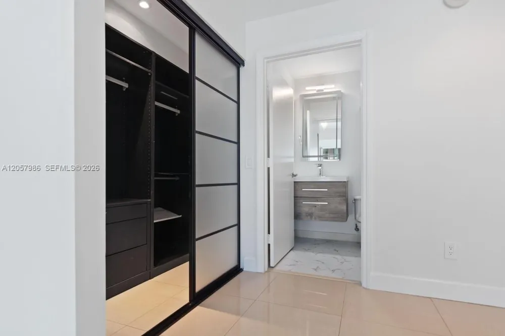 60 SW 13th St #3022 Miami, FL 33130