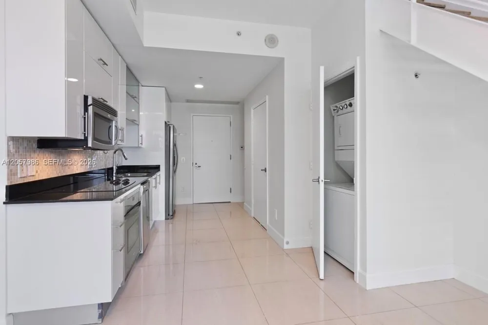 60 SW 13th St #3022 Miami, FL 33130