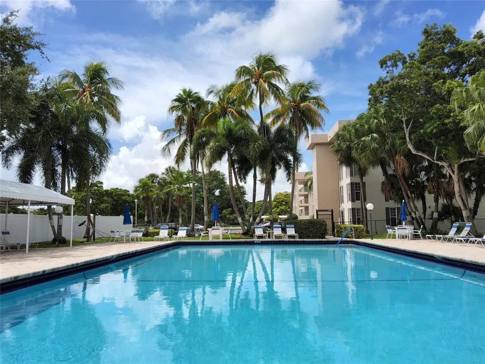 3151 S PALM AIRE DRIVE #301 Pompano Beach, FL 33069