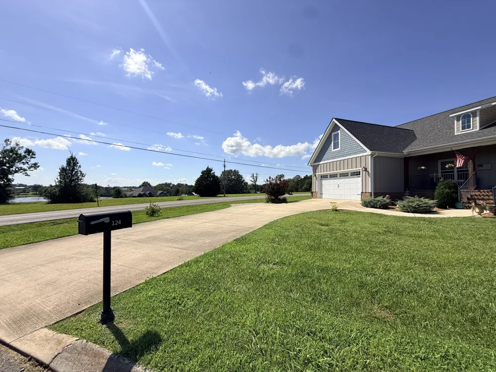 124 Droon Dr McMinnville, TN 37110