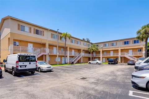 6225 KENDALE LAKES CIR #253