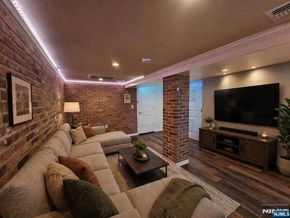 1208 67th Street North Bergen, NJ 07047