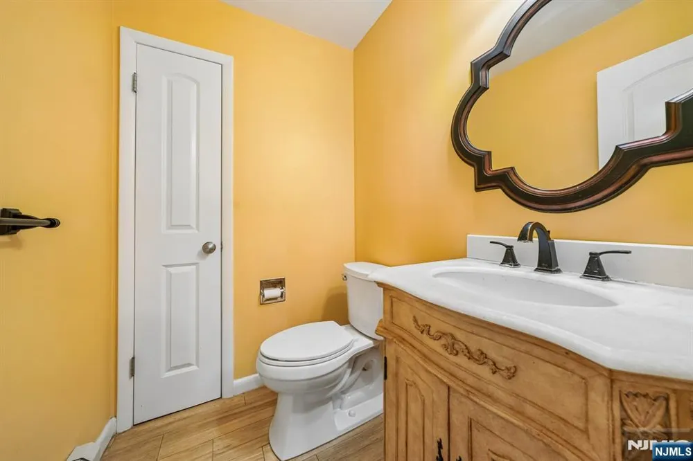 5 Fairfield Court Demarest, NJ 07627