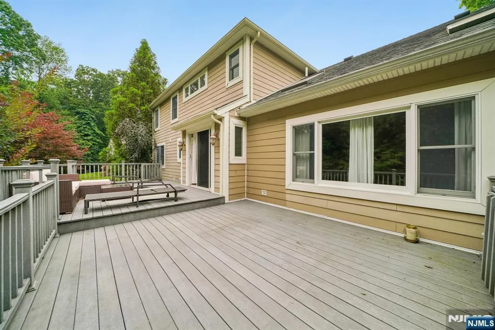 5 Fairfield Court Demarest, NJ 07627
