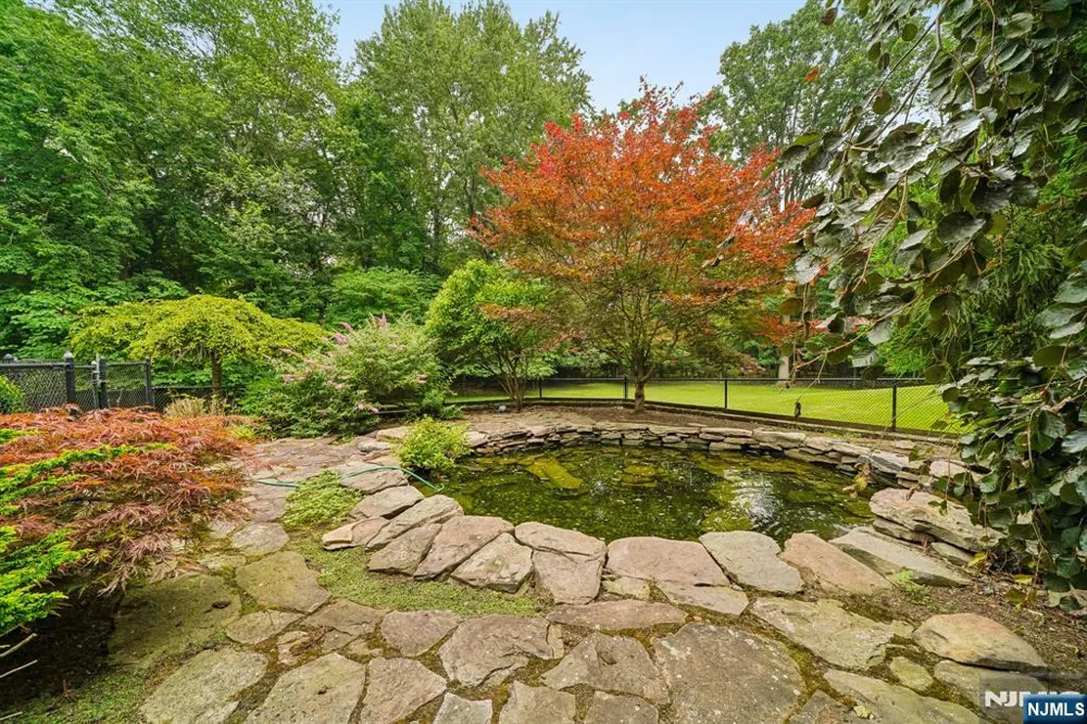 5 Fairfield Court Demarest, NJ 07627