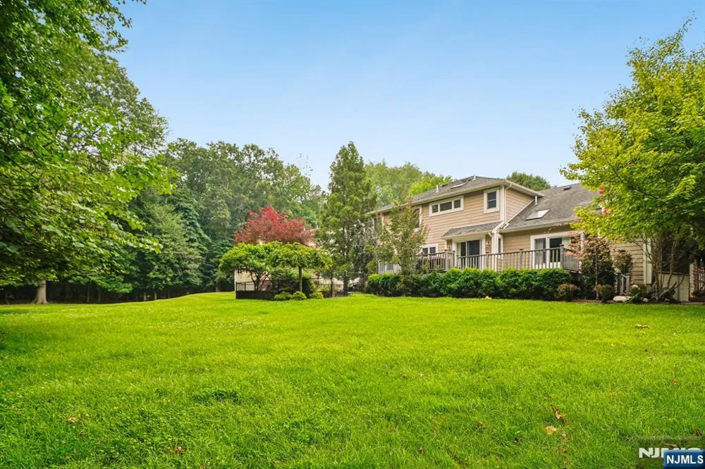 5 Fairfield Court Demarest, NJ 07627