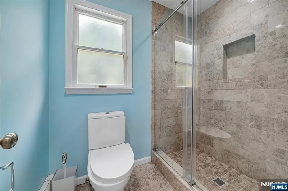5 Fairfield Court Demarest, NJ 07627