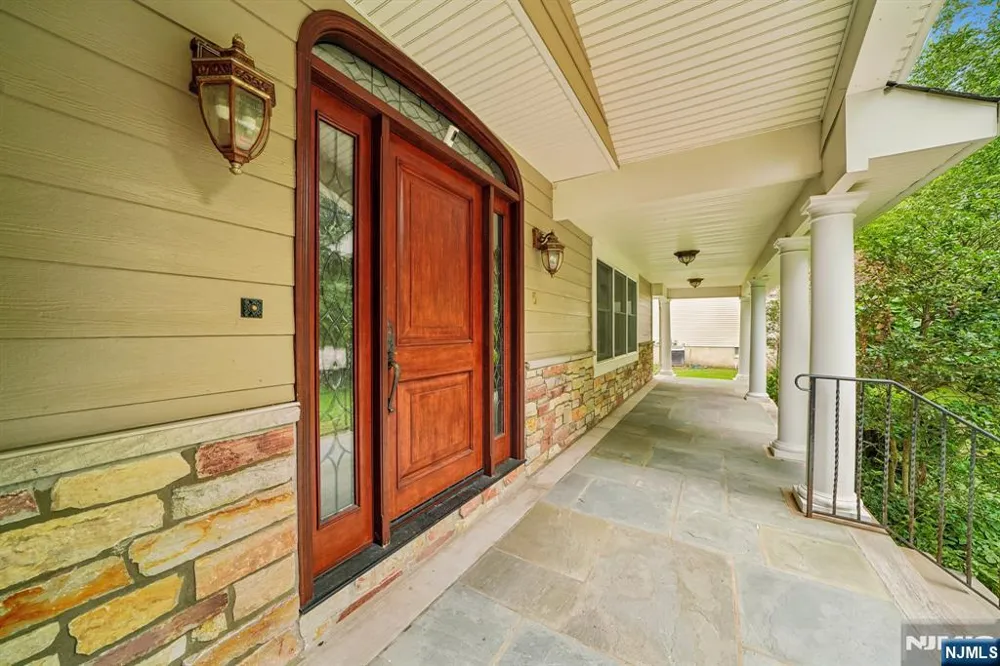 5 Fairfield Court Demarest, NJ 07627