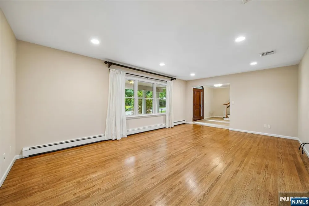 5 Fairfield Court Demarest, NJ 07627