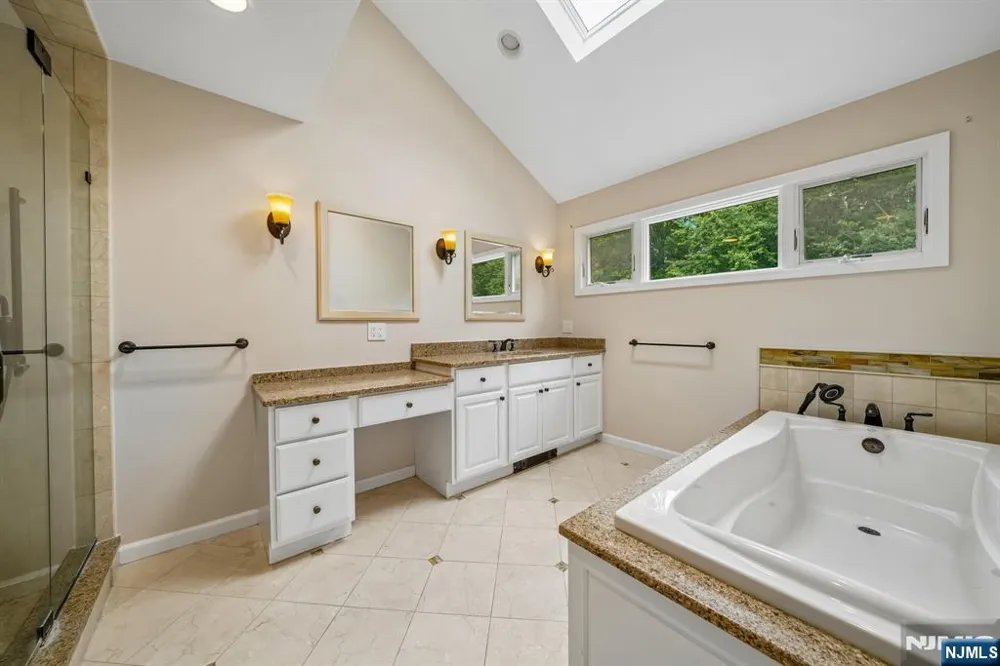 5 Fairfield Court Demarest, NJ 07627