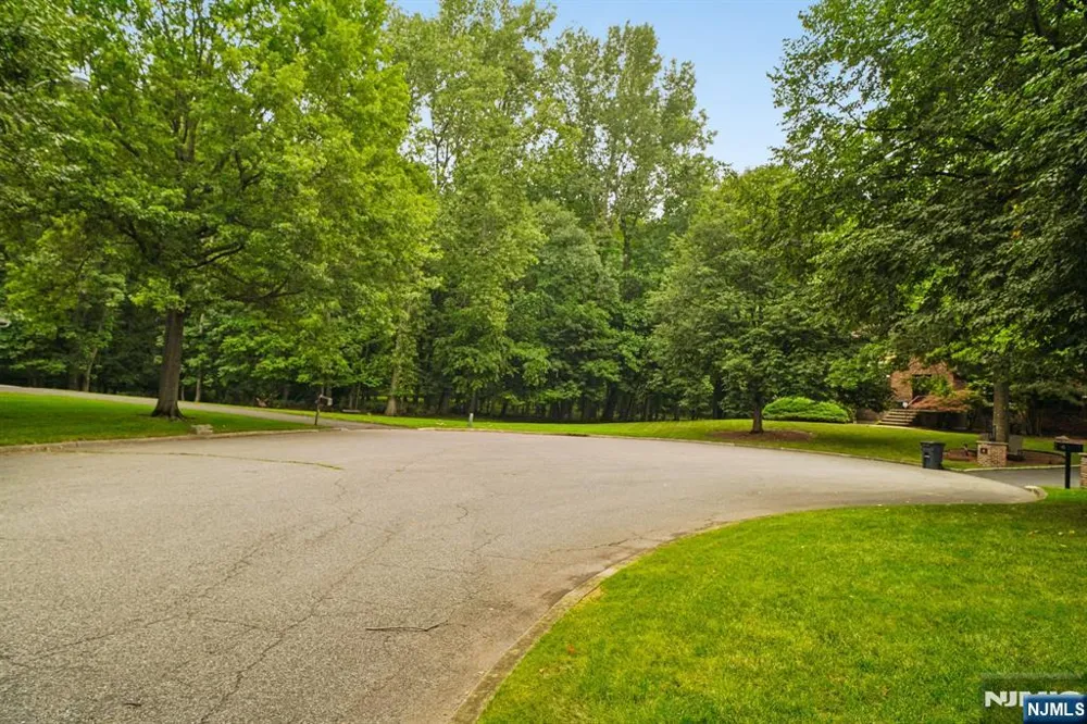 5 Fairfield Court Demarest, NJ 07627