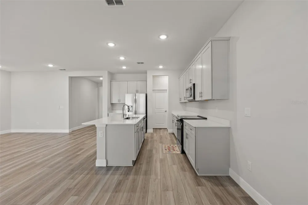 10412 FIELDSTONE MYRTLE WAY San Antonio, FL 33576