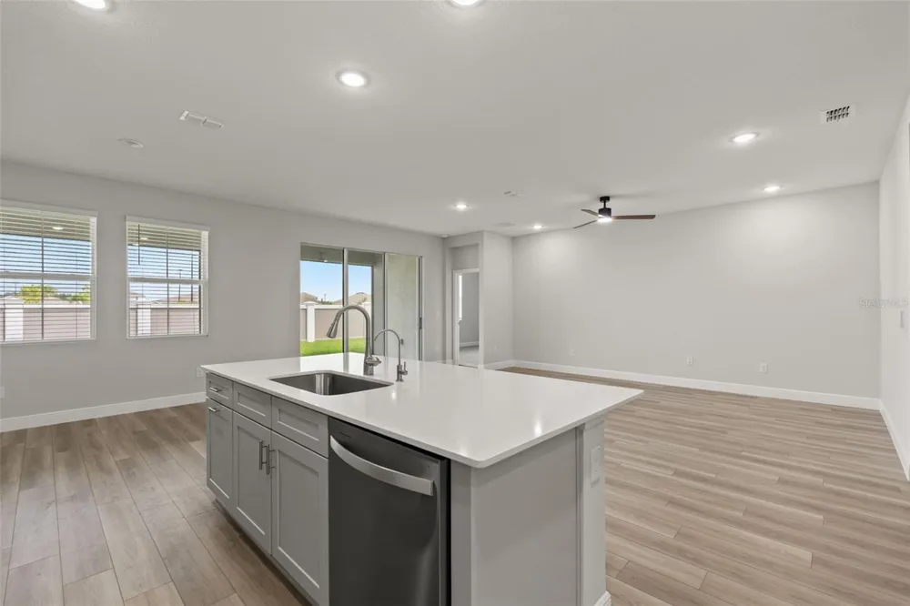 10412 FIELDSTONE MYRTLE WAY San Antonio, FL 33576