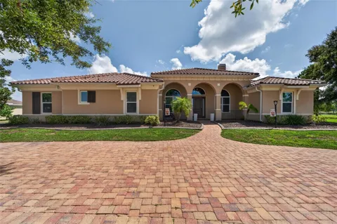 5207 LAKE VENICE DRIVE