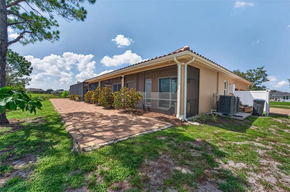 5207 LAKE VENICE DRIVE Wimauma, FL 33598