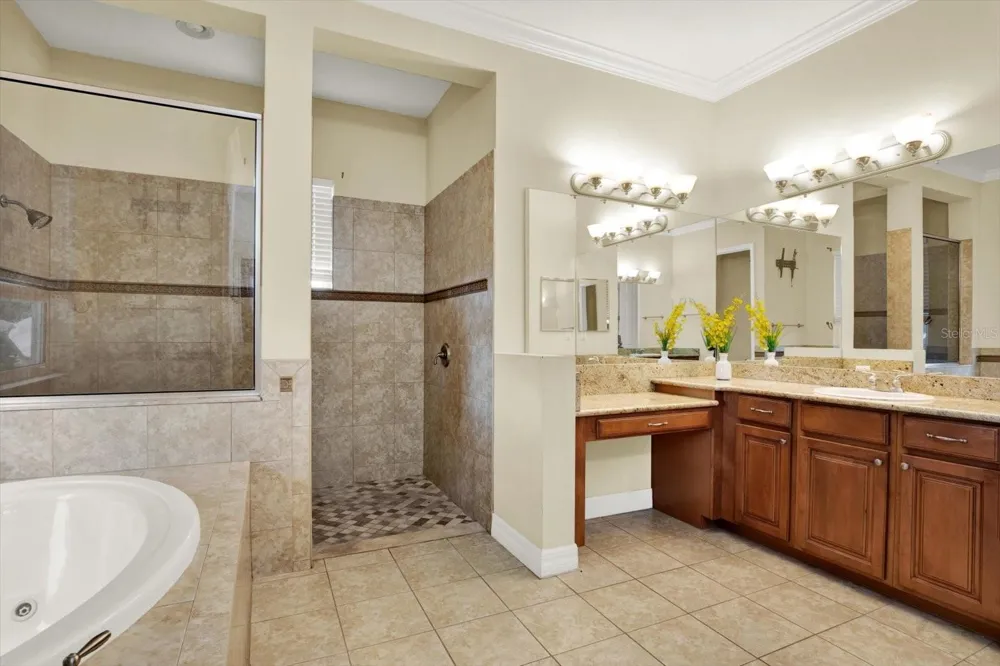 5207 LAKE VENICE DRIVE Wimauma, FL 33598