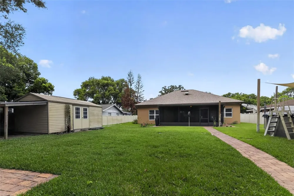 27728 LISA DRIVE Tavares, FL 32778
