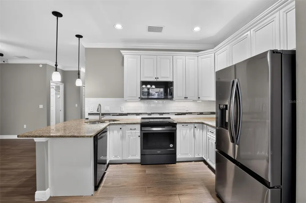 27728 LISA DRIVE Tavares, FL 32778