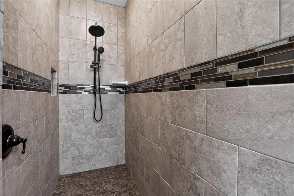 27728 LISA DRIVE Tavares, FL 32778