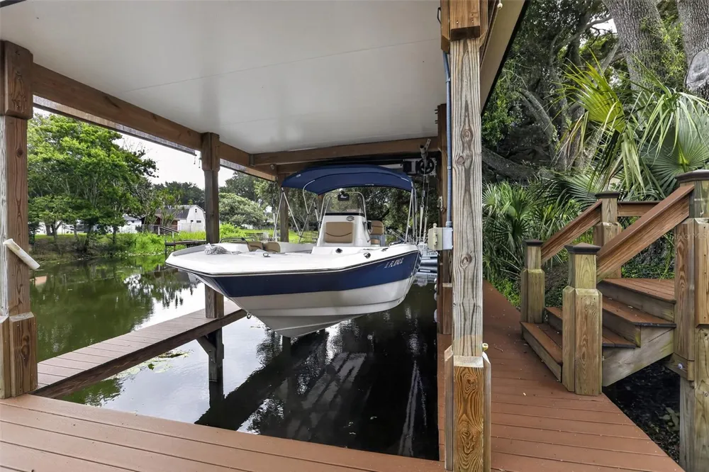 27728 LISA DRIVE Tavares, FL 32778