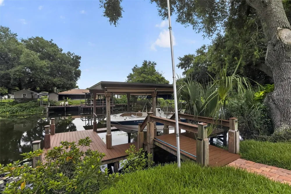27728 LISA DRIVE Tavares, FL 32778