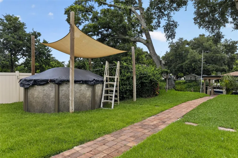 27728 LISA DRIVE Tavares, FL 32778