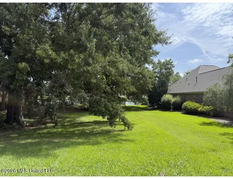 120 Northshore Way