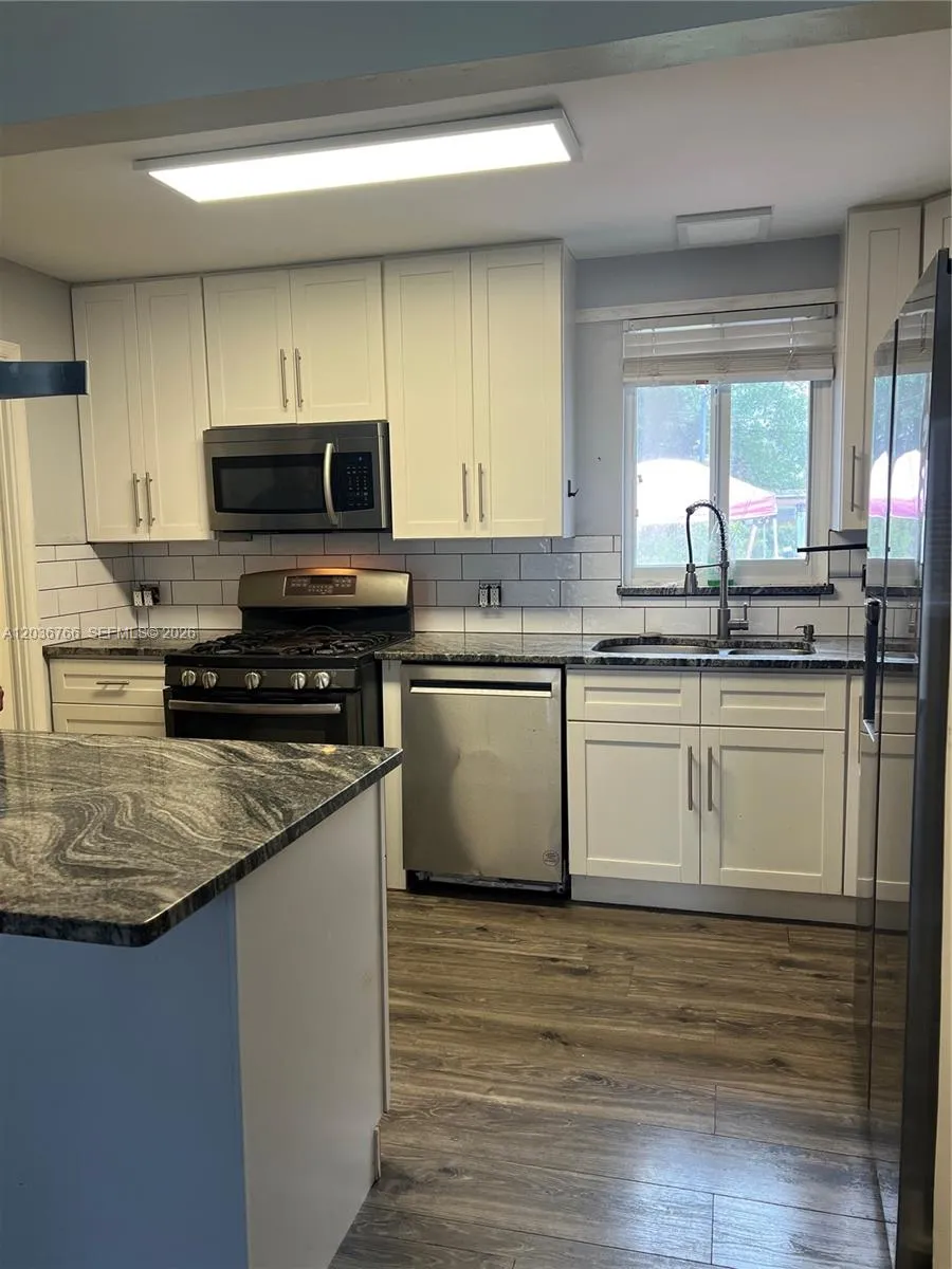 241 SW 3rd Ter #0 Dania Beach, FL 33004