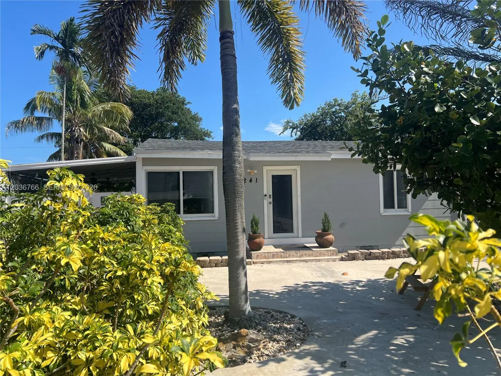 241 SW 3rd Ter #0 Dania Beach, FL 33004