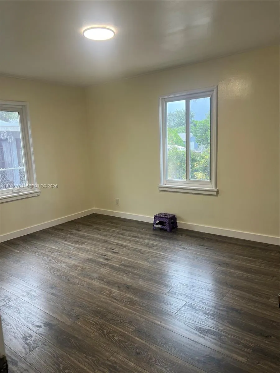 241 SW 3rd Ter #0 Dania Beach, FL 33004