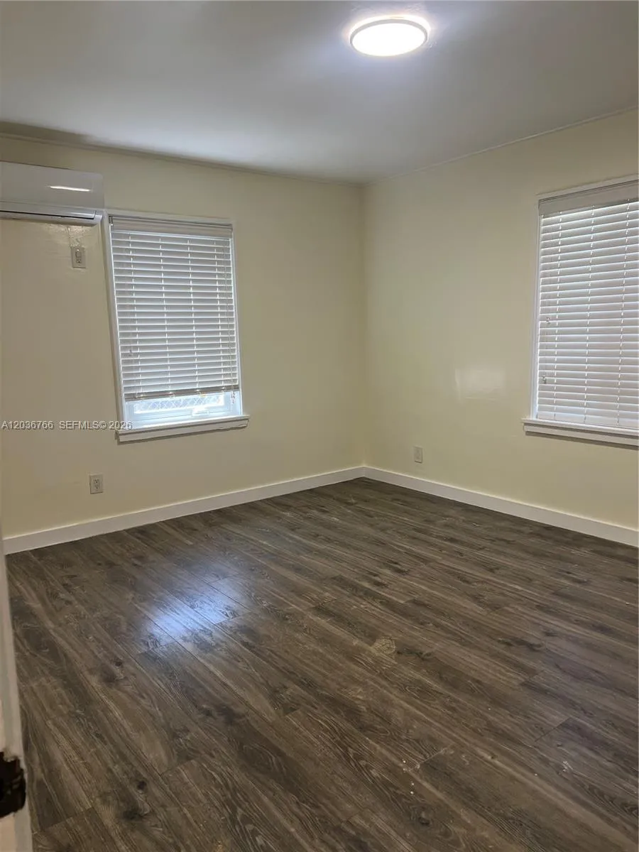 241 SW 3rd Ter #0 Dania Beach, FL 33004