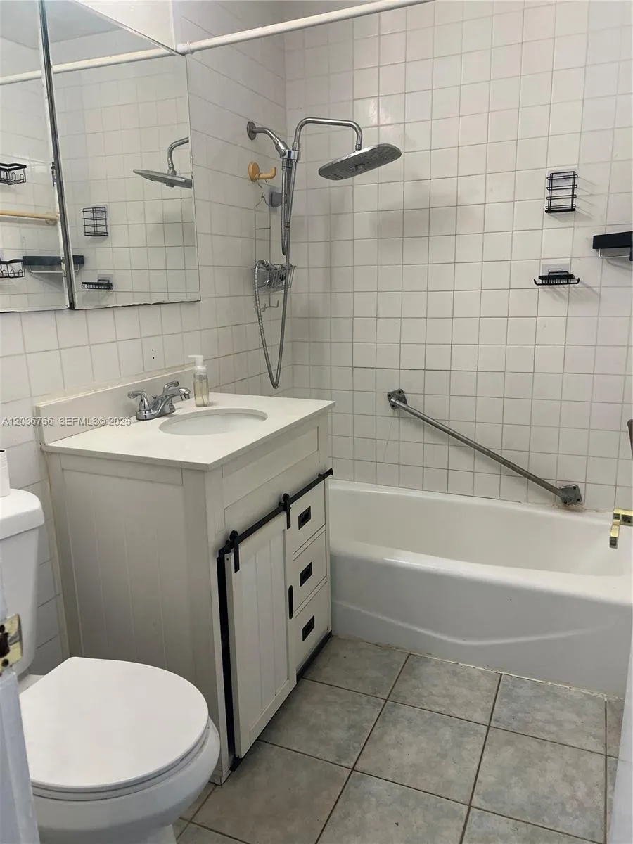 241 SW 3rd Ter #0 Dania Beach, FL 33004