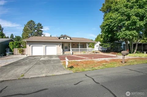 8163 Skeena Way