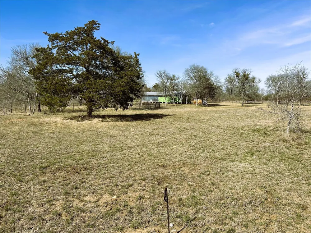 2175 Old Highway 20 McDade, TX 78650